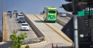 Ônibus é o mais utilizado, mas não tem espaço nas ruas de Goiânia