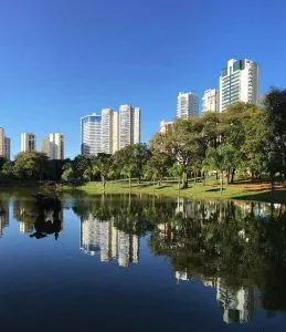 Parque Flamboyant em Goiânia: guia completo para aproveitar o cartão-postal da cidade